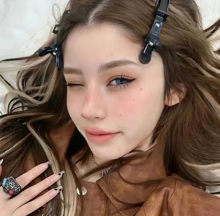 湖畔迷情